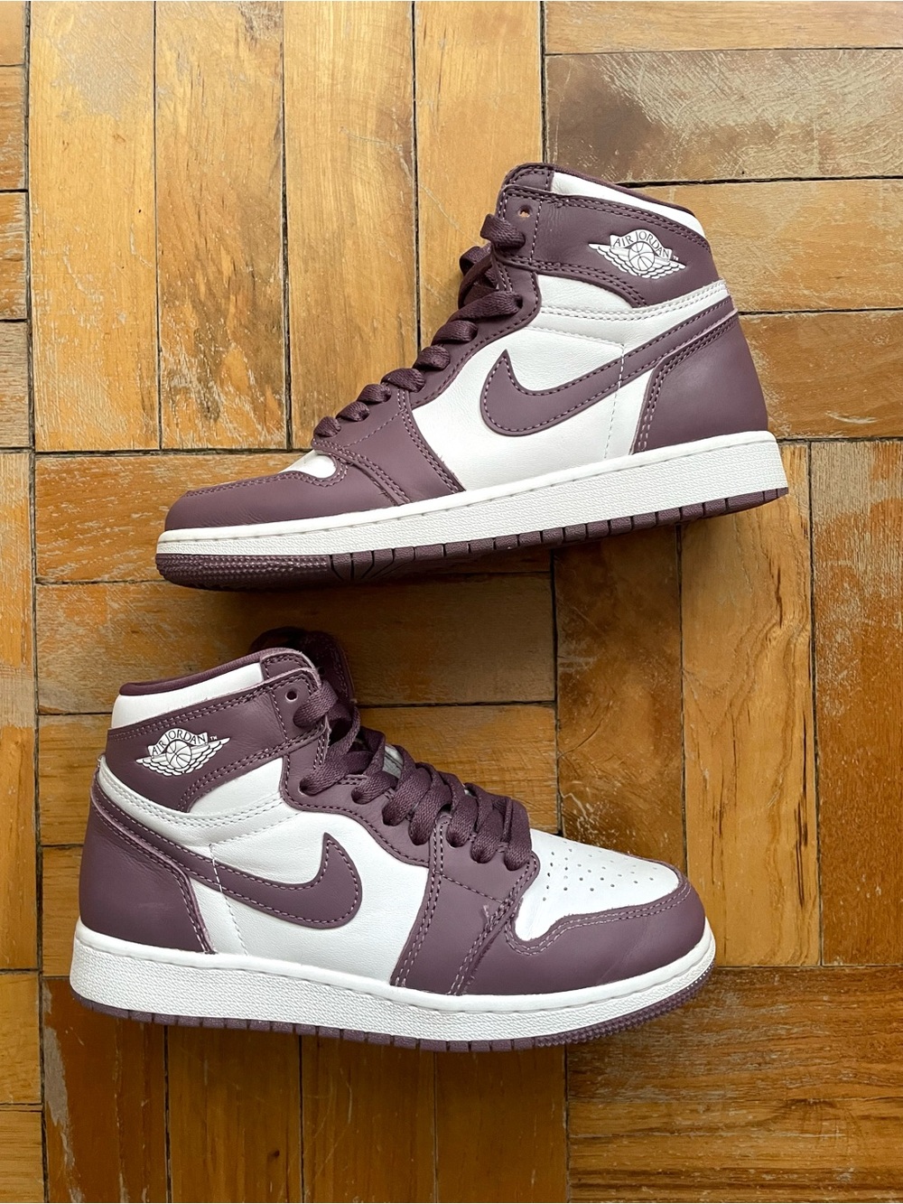 Air Jordan 1 Retro High OG Mauve sneakers